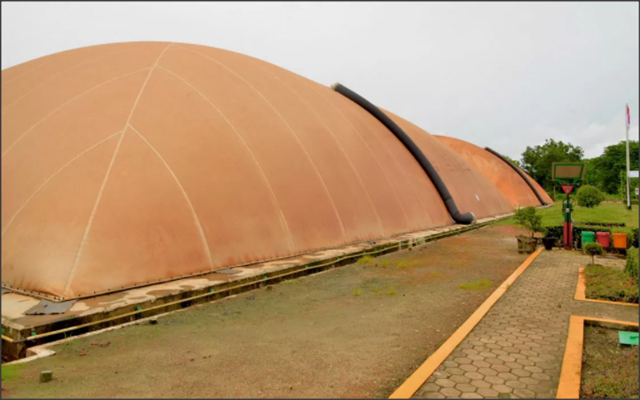 Pembangkit Listrik Biogas Komersial Pertama di Indonesia